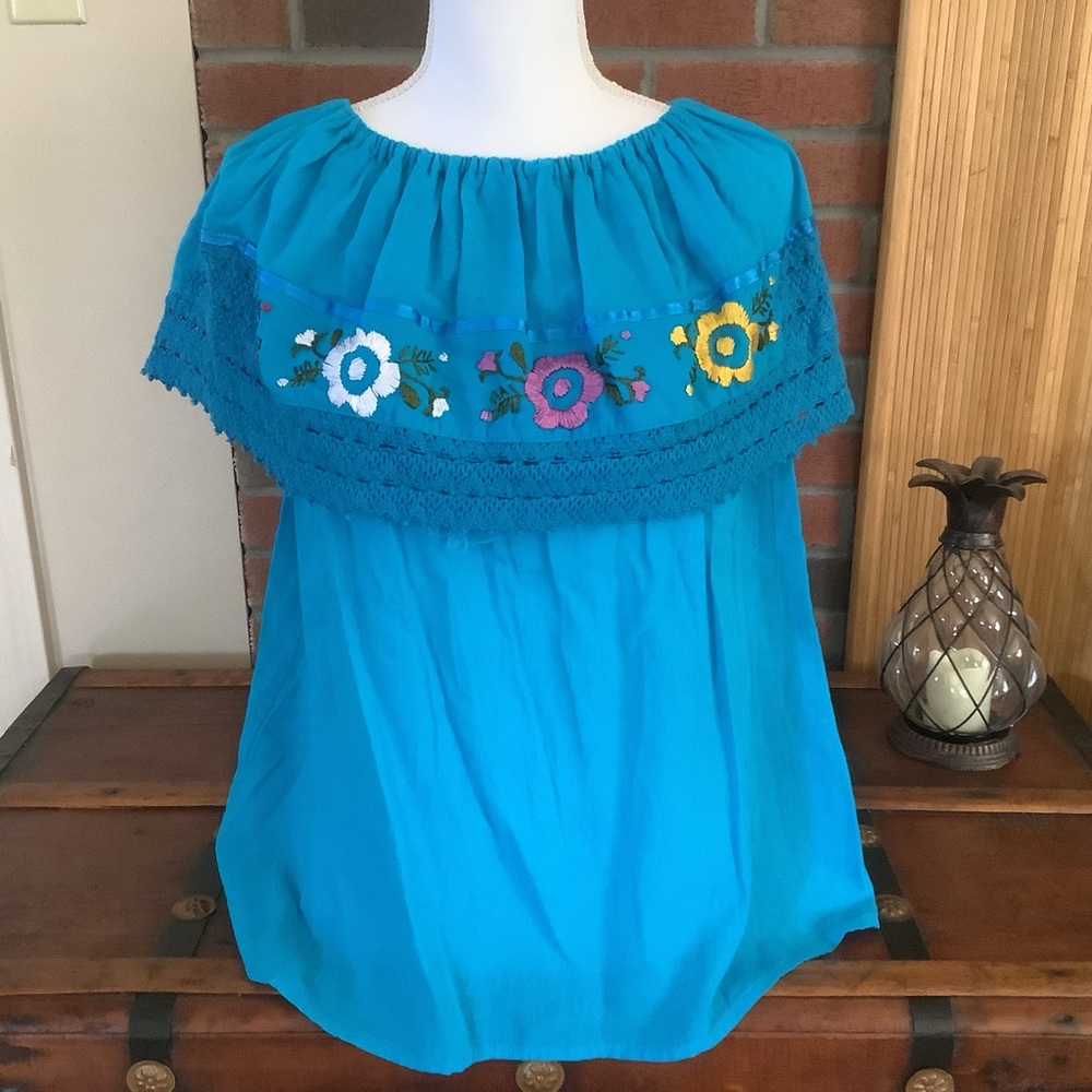 NWOT! Beautiful Turquoise Blouse